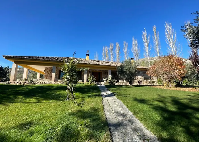 Casa Fuentes De Ledina