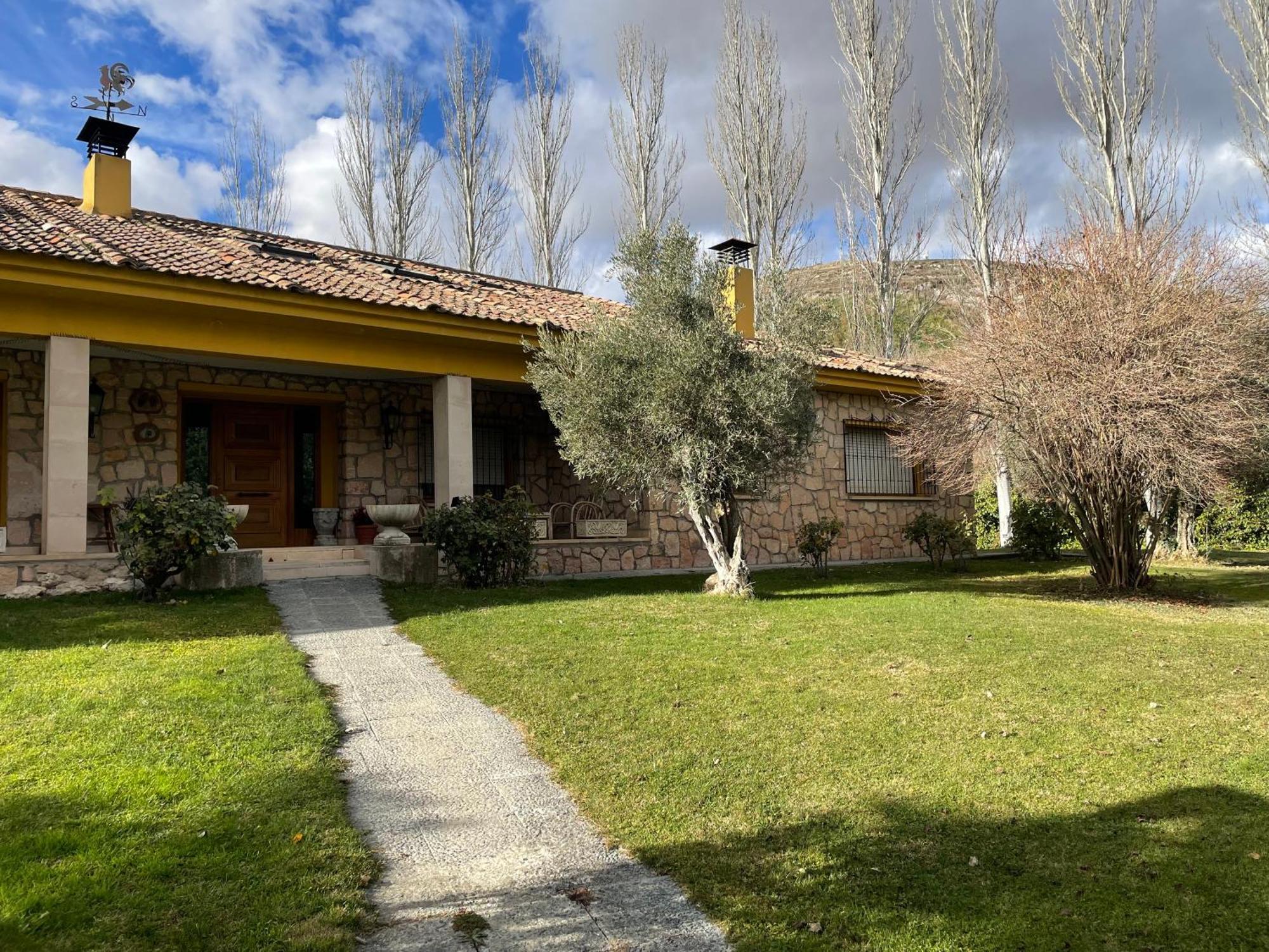 Casa Fuentes De Ledina Vakantiehuis *